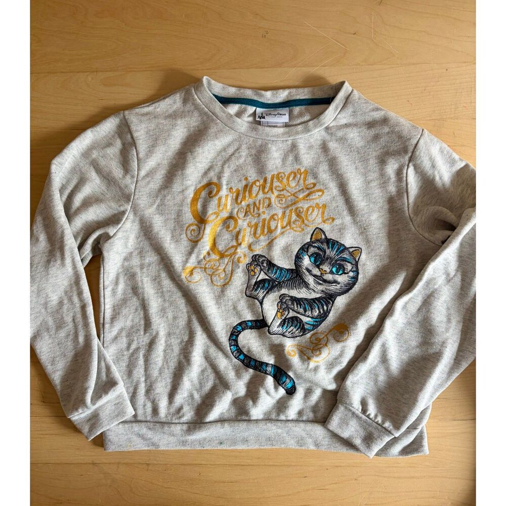 Disney Alice in Wonderland Curiouser and Curiouser Cheshire Cat Sweatshirt Small